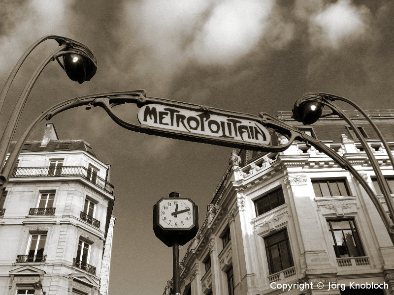 Paris, Metropolitain Sign